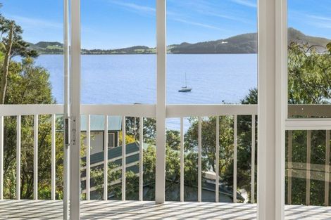 Photo of property in 99 Kawakawa Bay Coast Road, Kawakawa Bay, Papakura, 2585