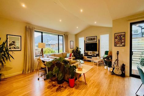 Photo of property in 10 Morepork Way, Arthurs Point, Queenstown, 9371