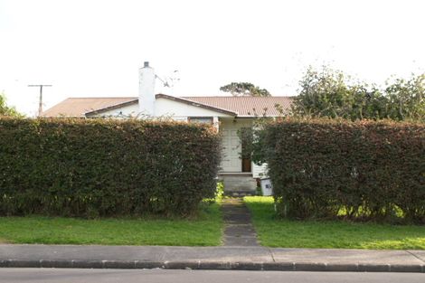 Photo of property in 16 Blake Road, Mangere East, Auckland, 2024