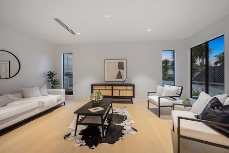 Photo of property in 201d Hurstmere Road, Takapuna, Auckland, 0622