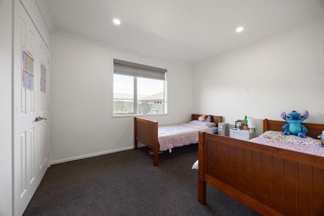 Photo of property in 5 Compton Grove, Huntington, Hamilton, 3210