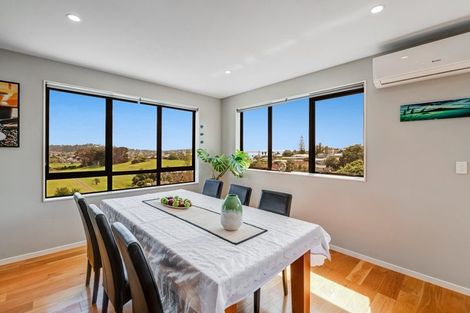 Photo of property in 5 Waititiro Rise, Stanmore Bay, Whangaparaoa, 0932