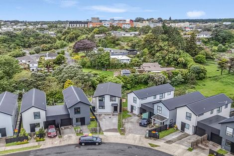 Photo of property in 14 Discovery Place, Marfell, New Plymouth, 4310
