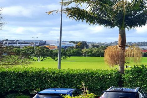 Photo of property in 69 Velma Road, Hillcrest, Auckland, 0627