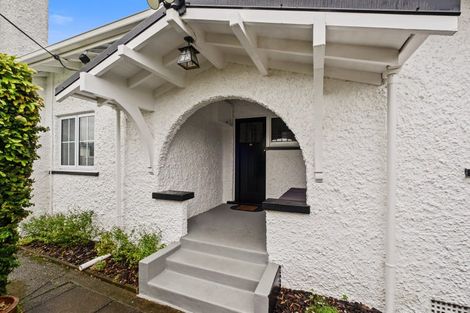 Photo of property in 220 Mangorei Road, Merrilands, New Plymouth, 4312