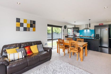 Photo of property in 5 D'urville Place, Kelvin Grove, Palmerston North, 4414