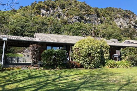 Photo of property in 8 Tangitu Street, Motuoapa, 3382