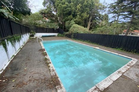 Photo of property in 137 Hutchinsons Road, Bucklands Beach, Auckland, 2014