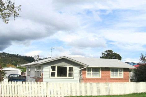 Photo of property in 32 Clouston Park Road, Clouston Park, Upper Hutt, 5018
