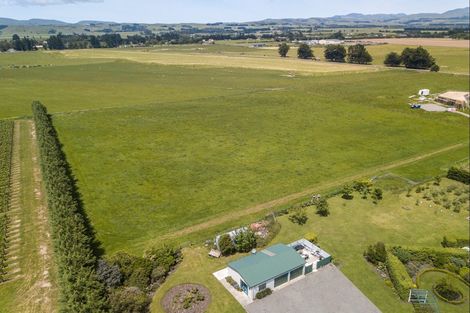Photo of property in 121 Ferry Road, Martinborough, 5711