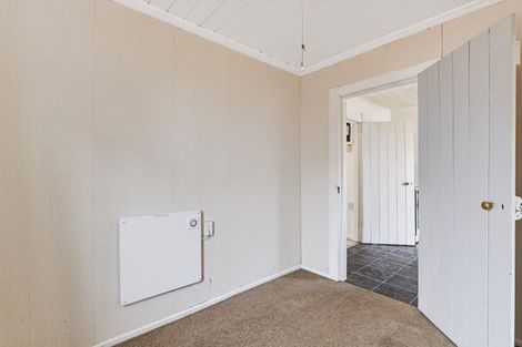 Photo of property in 12 Mills Street, Eltham, 4322