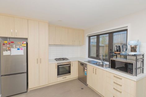 Photo of property in 2/60 Broderick Road, Johnsonville, Wellington, 6037