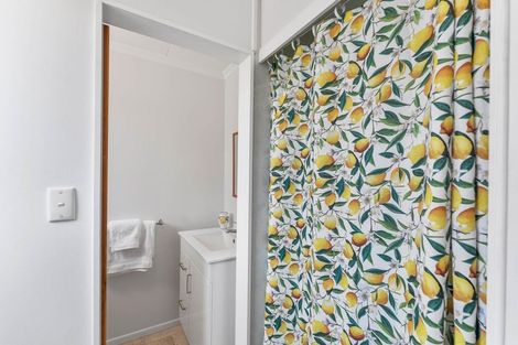 Photo of property in 13 Atua Street, Waikanae Beach, Waikanae, 5036