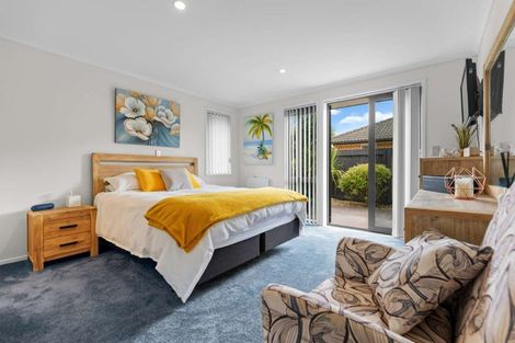 Photo of property in 28 Seabreeze Place, Papamoa Beach, Papamoa, 3118