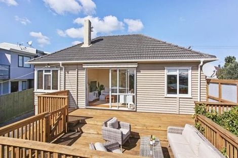 Photo of property in 17 Court Crescent, Panmure, Auckland, 1072