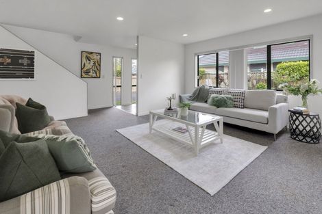 Photo of property in 2/14 Travers Place, Northpark, Auckland, 2013