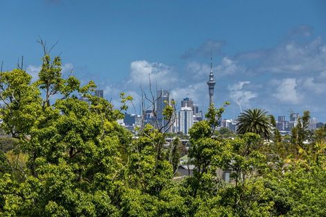 Photo of property in 2/305 Lake Road, Hauraki, Auckland, 0622