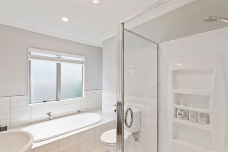 Photo of property in 103 Baverstock Road, Flat Bush, Auckland, 2016