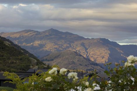 Photo of property in 79 Drysdale Road, Jacks Point, 9371