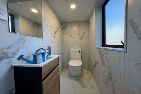 Photo of property in 14a Grove Lane, Pakuranga, Auckland, 2010