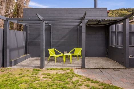 Photo of property in 15 Gardiner Grove, Wainuiomata, Lower Hutt, 5014