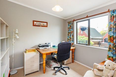 Photo of property in 69 Waterloo Crescent, Hokowhitu, Palmerston North, 4410