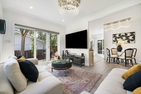 Photo of property in 98 Millbrook Road, Sunnyvale, Auckland, 0612