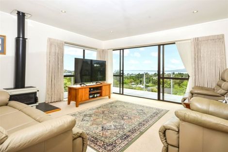 Photo of property in 1/35 Aberdeen Road, Castor Bay, Auckland, 0620
