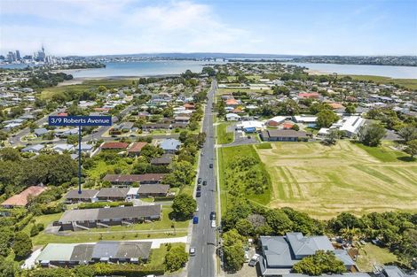 Photo of property in 3/9 Roberts Avenue, Bayswater, Auckland, 0622