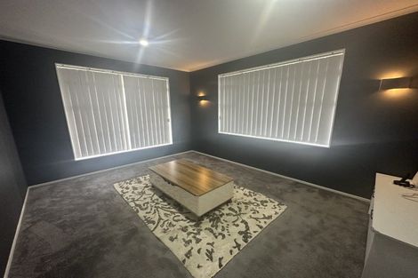 Photo of property in 19 Breon Place, Flat Bush, Auckland, 2016