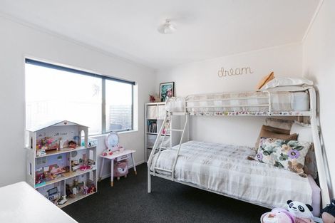 Photo of property in 120 Evans Road, Papamoa Beach, Papamoa, 3118