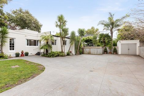 Photo of property in 6 Ormond Road, Hospital Hill, Napier, 4110