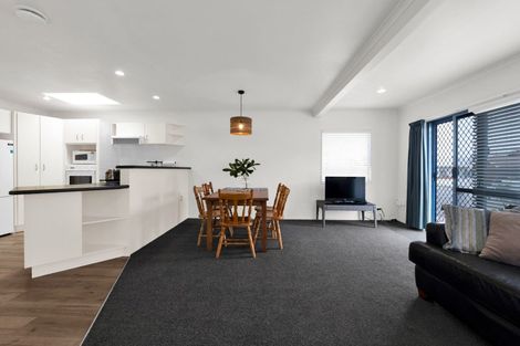 Photo of property in 15a Bulteel Street, New Plymouth, 4310