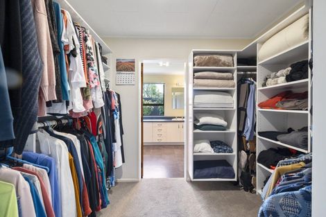 Photo of property in 18 Clifton Terrace, Fitzherbert, Palmerston North, 4410