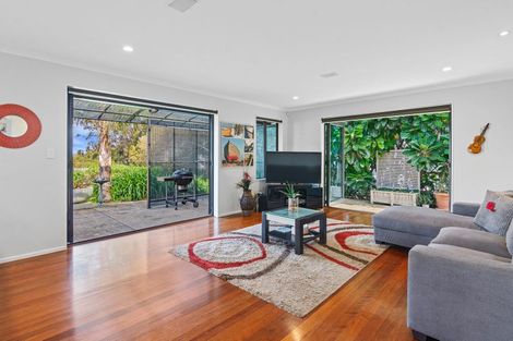 Photo of property in 59a Lonely Road, Fairview Heights, Auckland, 0632