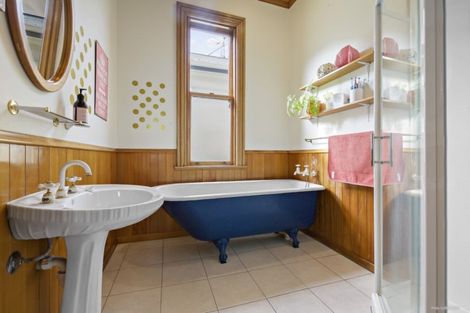 Photo of property in 37 Grant Road, Thorndon, Wellington, 6011