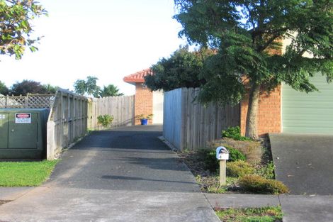 Photo of property in 2/4 Ballycullanie Place, Dannemora, Auckland, 2016