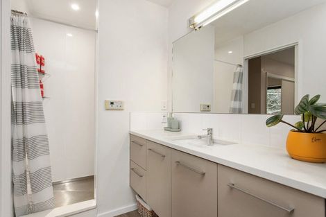 Photo of property in 106 Cannon Hill Crescent, Mount Pleasant, Christchurch, 8081