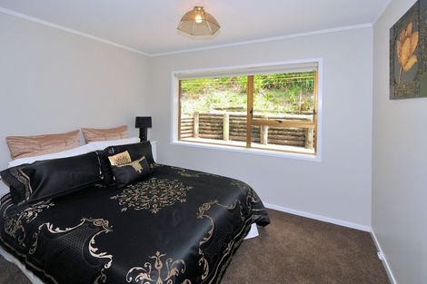 Photo of property in 1/11 Mahuta Grove, Northcote, Auckland, 0627