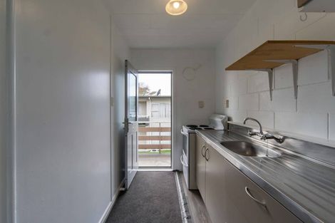 Photo of property in 2/16 Thames Street, Claudelands, Hamilton, 3214