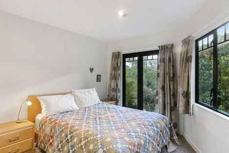 Photo of property in 23 Creswick Terrace, Northland, Wellington, 6012