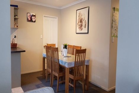 Photo of property in 10 Ali Place, Ranui, Auckland, 0612