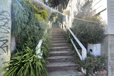 Photo of property in 8 Doctors Common, Mount Victoria, Wellington, 6011