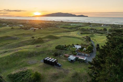 Photo of property in 155 Paetawa Road, Peka Peka, Waikanae, 5391
