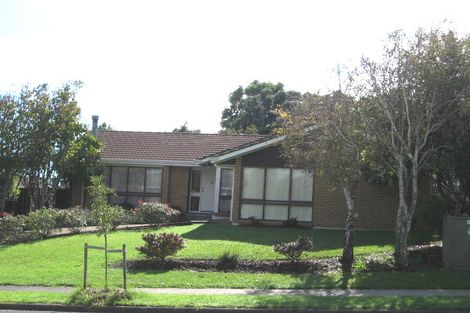 Photo of property in 11 Loloma Drive, Half Moon Bay, Auckland, 2012