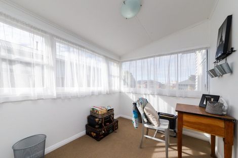 Photo of property in 41 Beresford Street, Takaro, Palmerston North, 4410