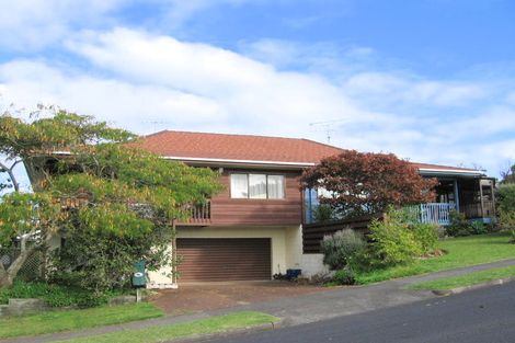Photo of property in 25 Mark Edward Drive, Half Moon Bay, Auckland, 2012