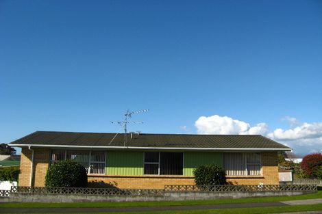 Photo of property in 3 Mayfair Place, Westown, New Plymouth, 4310