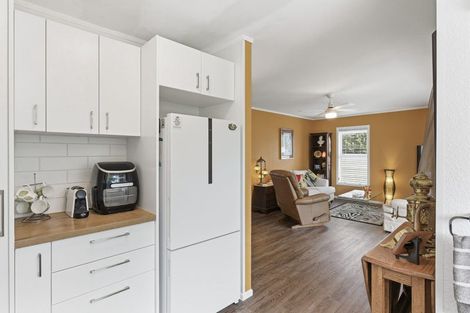 Photo of property in 49a Olive Terrace, Paraparaumu Beach, Paraparaumu, 5032