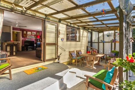 Photo of property in 13a Hammond Avenue, Hatfields Beach, Orewa, 0931